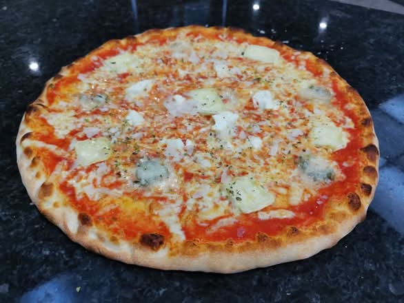 Pizza 4 Queijos